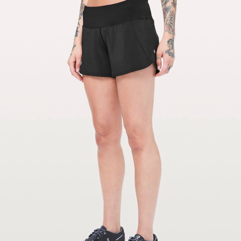 black lululemon shorts
